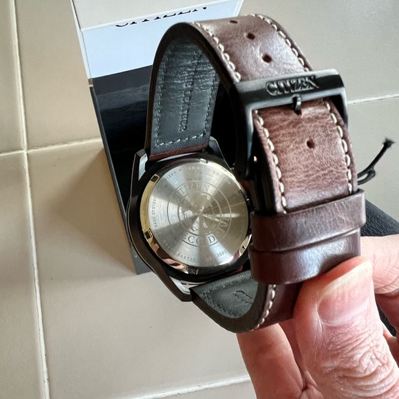 Citizens Eco-Drive Avion watch - Picture 2 of 7